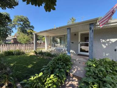 Main picture of 91 Robie St W