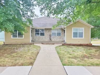 Main picture of 1900 SW 6th St