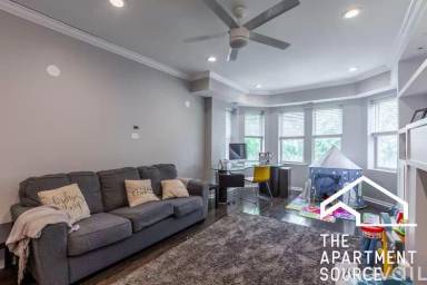 Main picture of 3527 W Shakespeare Ave