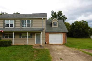 Main picture of 204 River Oaks Cir