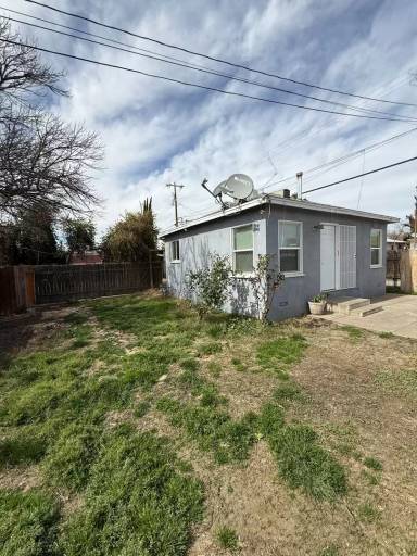 Main picture of 512 Washington Ave