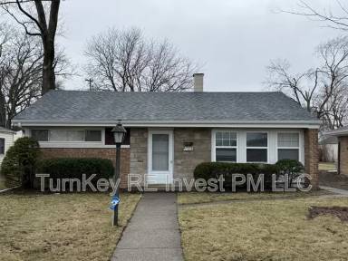 Main picture of 17028 Greenbay Ave