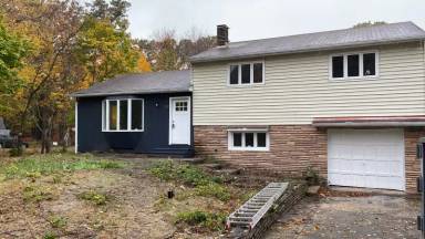 Main picture of 124 Vance St