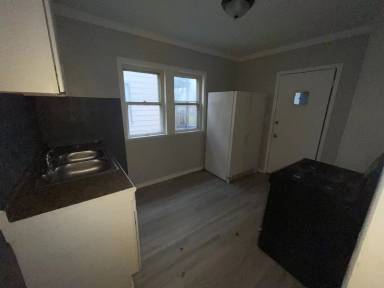 Main picture of 3207 W 121st St