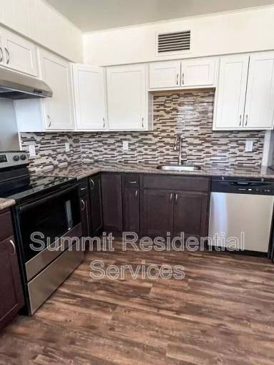 Main picture of 3719 E Fairmount St