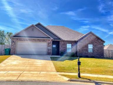 Main picture of 599 Quartz Way