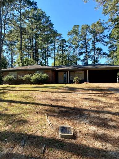 Main picture of 904 Dogwood St