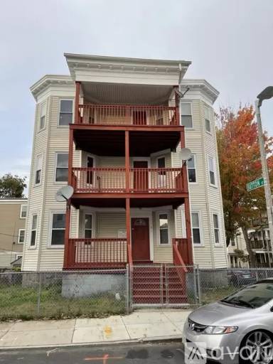 Main picture of 48 Woolson St