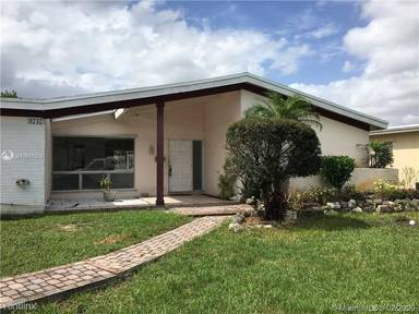 Main picture of 6737 Azalea Dr