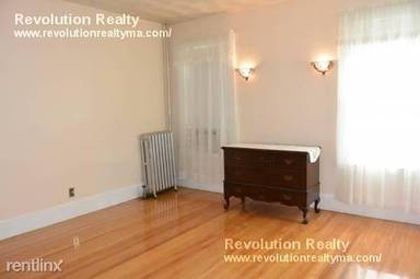 Main picture of 1088 Saratoga St