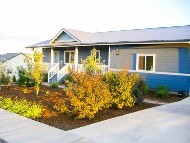 Main picture of 445 Victoria Dr