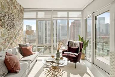 Main picture of 351 N Halsted St
