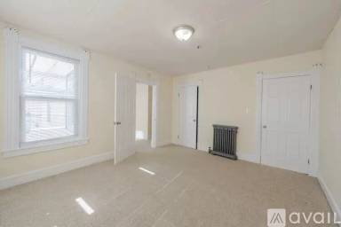 Main picture of 348 Walker St