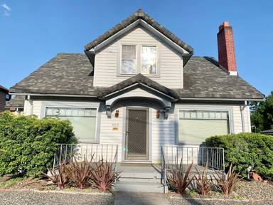 Main picture of 3315 SE Cesar E Chavez Blvd