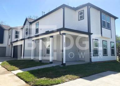 Main picture of 302 Huisache St