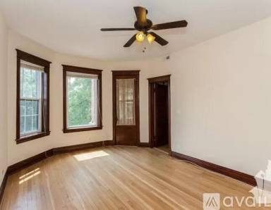 Main picture of 1438 W Addison St