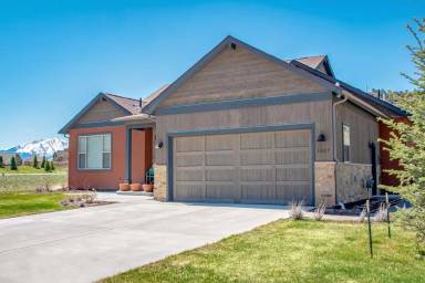 Main picture of 1627 River Bend Way