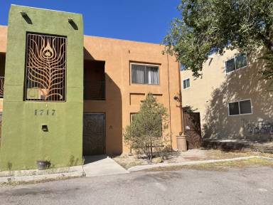 Main picture of 1717 Girard Blvd SE