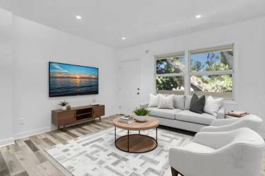 Main picture of 801 SW 15th Ave