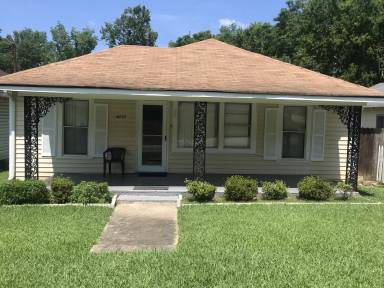 Main picture of 4235 3rd Ave