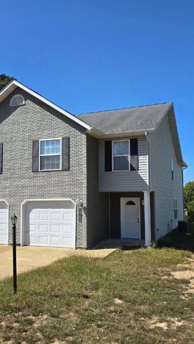 Main picture of 16760 Huntington