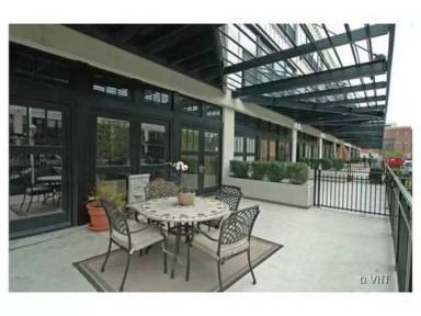 Main picture of 1000 W 15th St