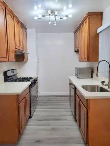 Main picture of 5713 Case Ave