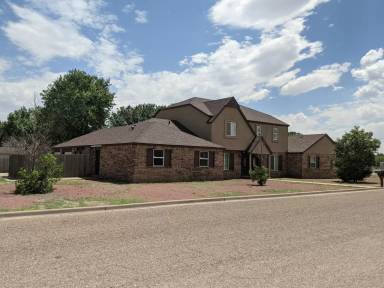 Main picture of Northeast Clovis Two Bedroom Tudor Style