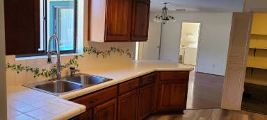 Main picture of 3723 NW 40th St