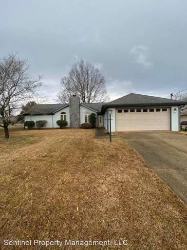 Main picture of 104 Sprucewood Ct