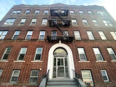 Main picture of 169 Manhattan Ave