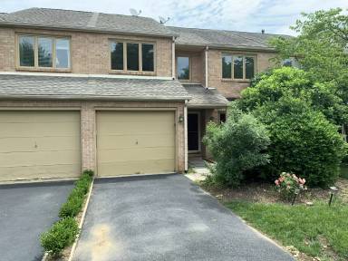 Main picture of 70 Amity Dr
