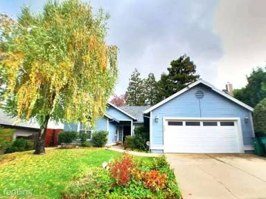 Main picture of 649 James Dr