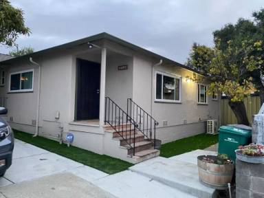 Main picture of 9714 MacArthur Blvd