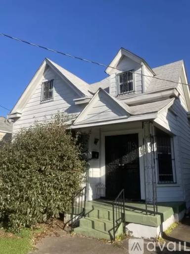 Main picture of 951 Charles St