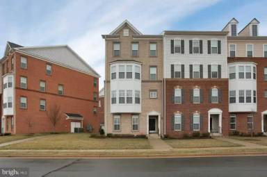Main picture of 43897 Centergate Dr