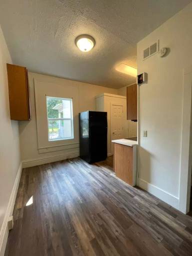 Main picture of 206 S 6th St