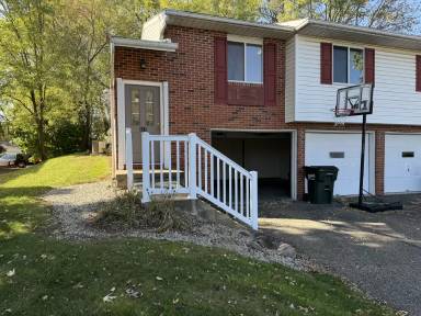 Main picture of 217 Plum St N