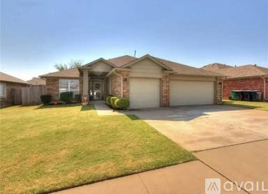 Main picture of 10704 NW 32nd St