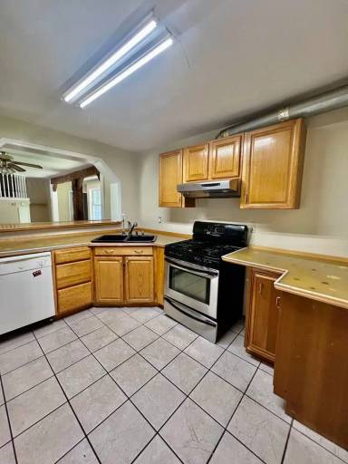 Main picture of 112 Cherry Ln