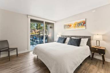 Main picture of The Villas on Lake Oswego