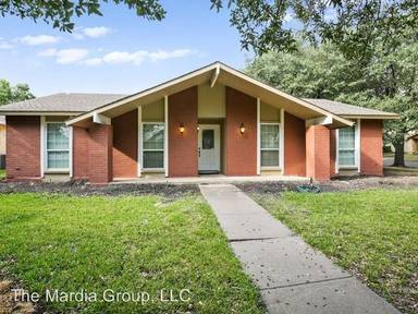 Main picture of 4309 Mayflower Dr