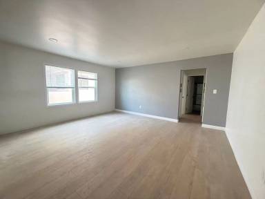 Main picture of 2400 Del Mar Ave