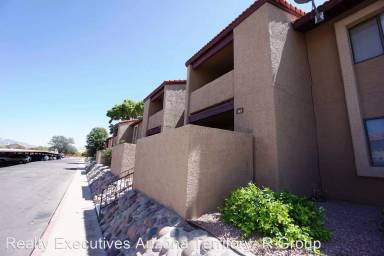 Main picture of 2194 N Pantano Rd