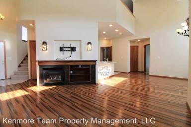 Main picture of 421 Columbia Point Dr