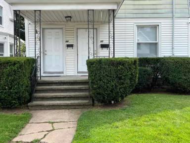 Main picture of 90 Leete St