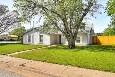 Main picture of 4626 Trailwood Dr