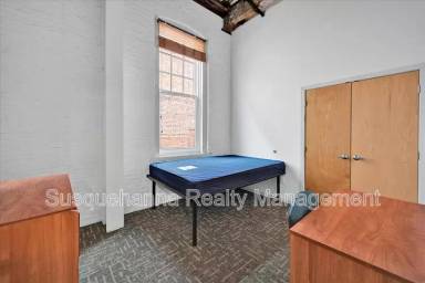 Main picture of 625 Lancaster Ave