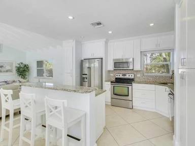 Main picture of 1310 Manor Dr