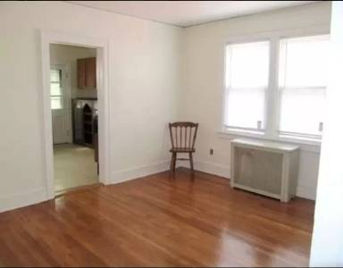 Main picture of 28 Manhattan Ave